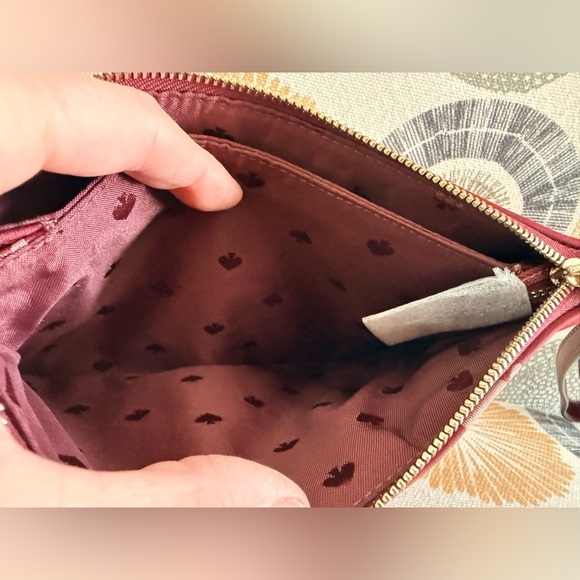 ♠️Kate Spade Burgundy Floral Wristlet - Picture 4 of 5